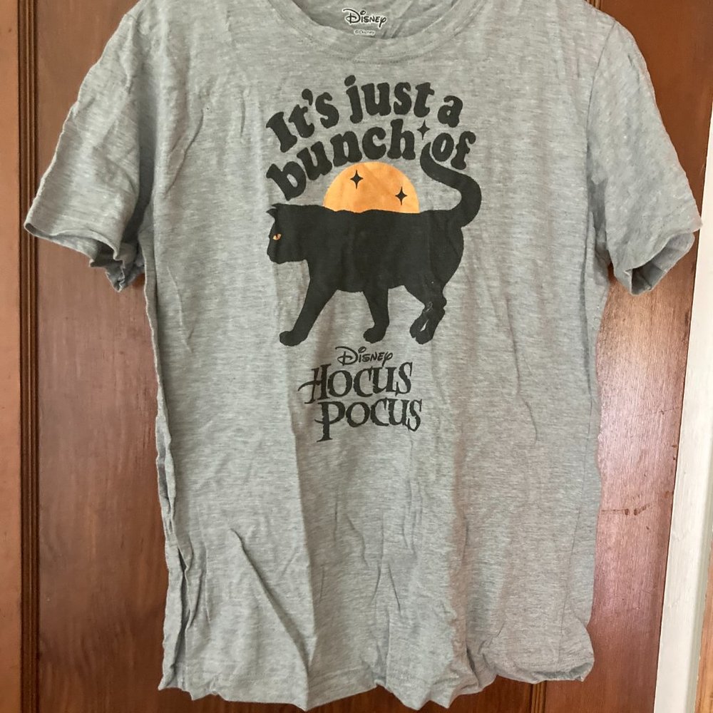 Disney Hocus Pocus Cat T-Shirt - Picture 5 of 5